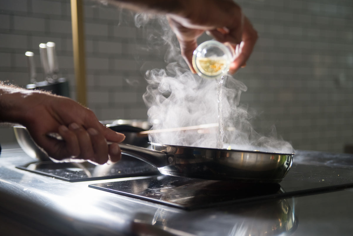 Cómo limpiar la freidora de aceite en cuatro pasos, sin frotar