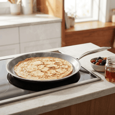 Verse pannenkoek in de DotShield pannenkoekenpan op inductie